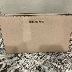 Micheal Kors Crossbody